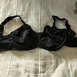 Black nursing bra